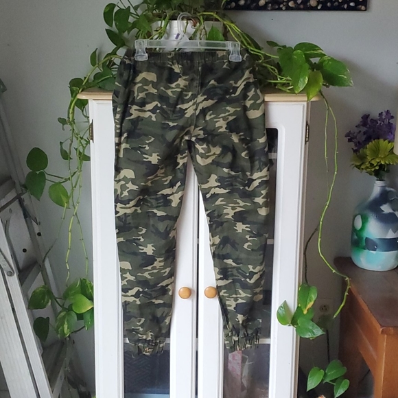 Jogger Camo Pants - Picture 2 of 2